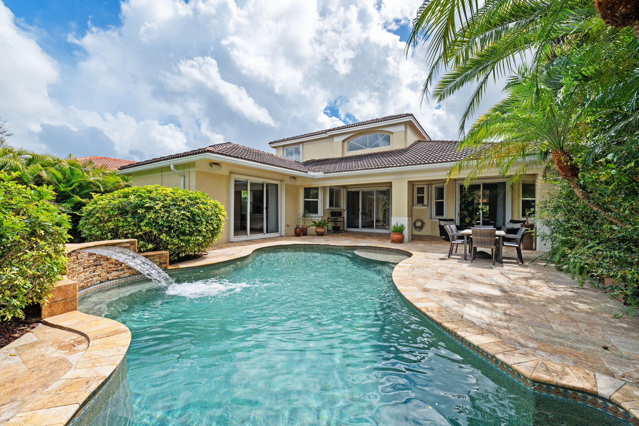 PHOENICIAN COVE - Residential