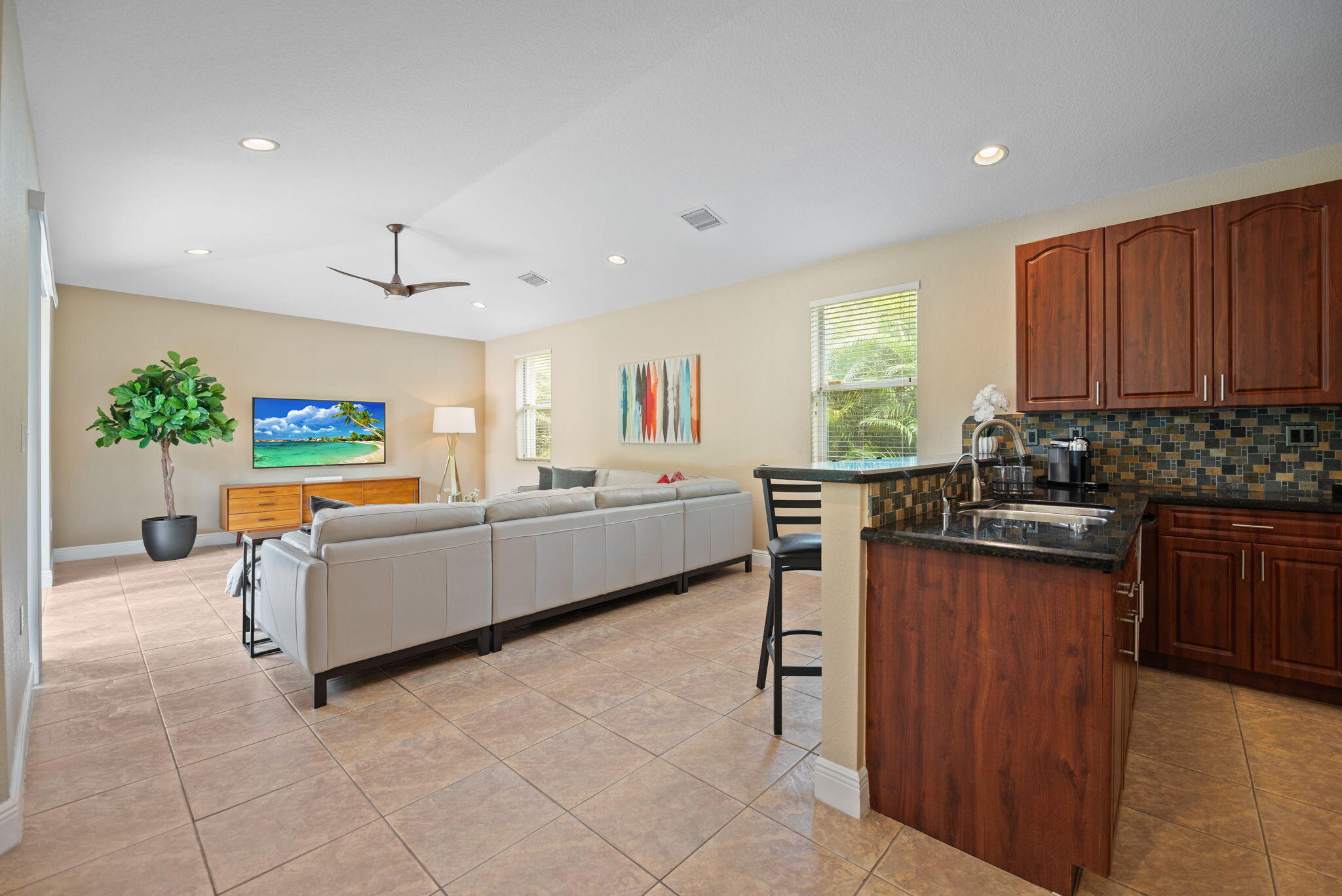 PHOENICIAN COVE - Residential