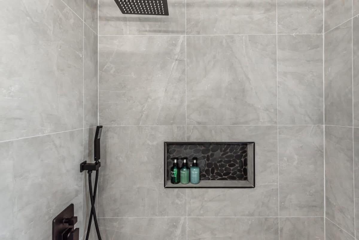 AVON HEIGHTS - Residential Income