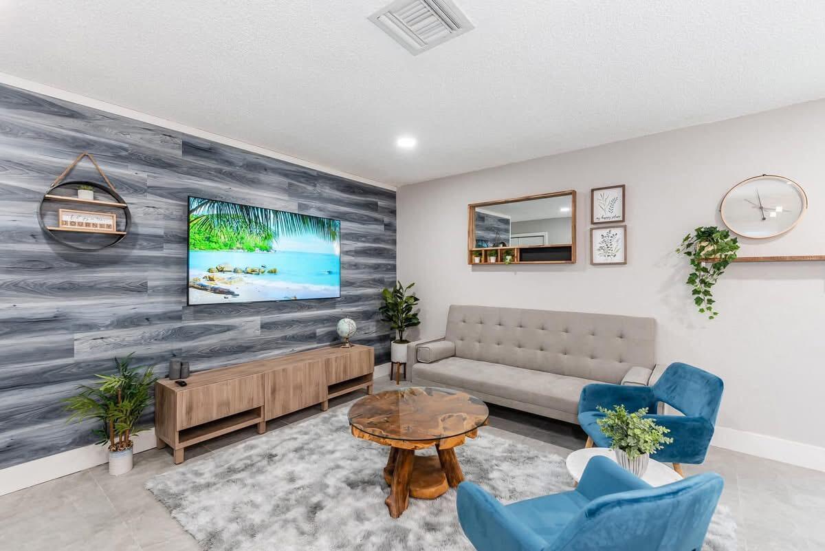 AVON HEIGHTS - Residential Income