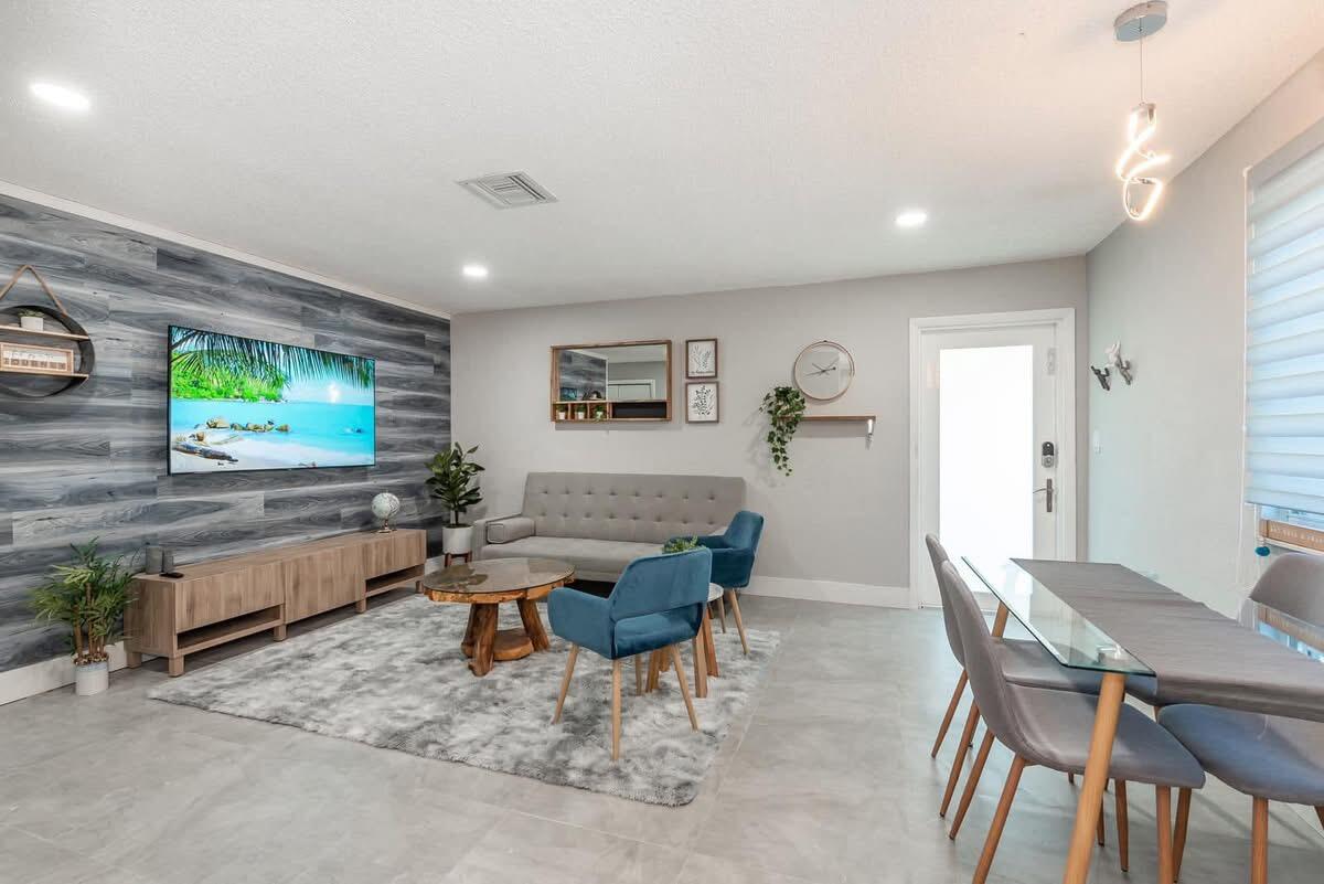 AVON HEIGHTS - Residential Income