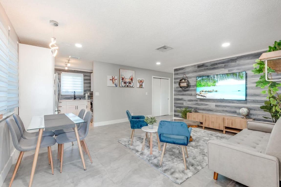 AVON HEIGHTS - Residential Income