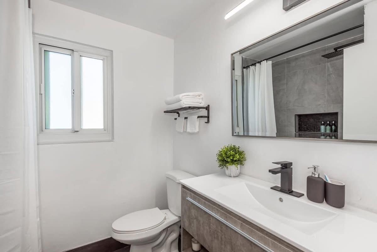 AVON HEIGHTS - Residential Income