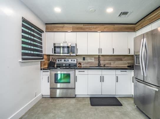 AVON HEIGHTS - Residential Income