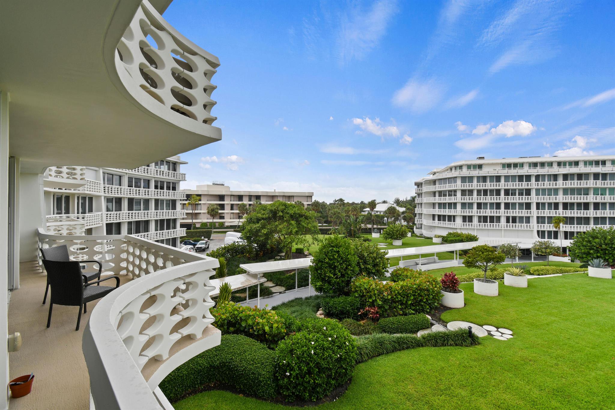 SUN AND SURF ONE HUNDRED - Residential