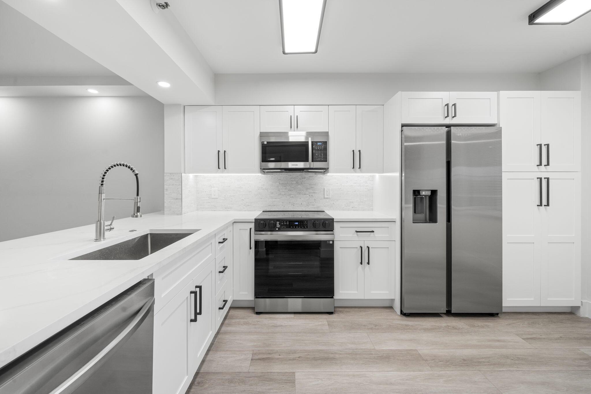 6866 Huntington Lane 401, Delray Beach, FL, 33446/$259,000 1 6866 Huntington Lane 401