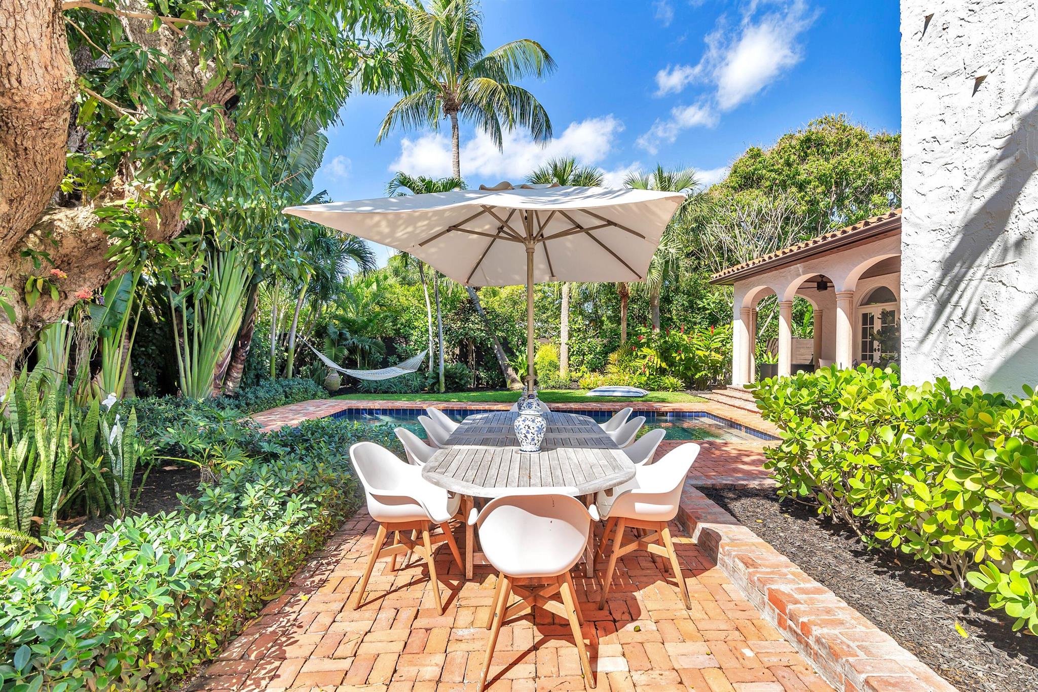 EDGEWATER - Residential