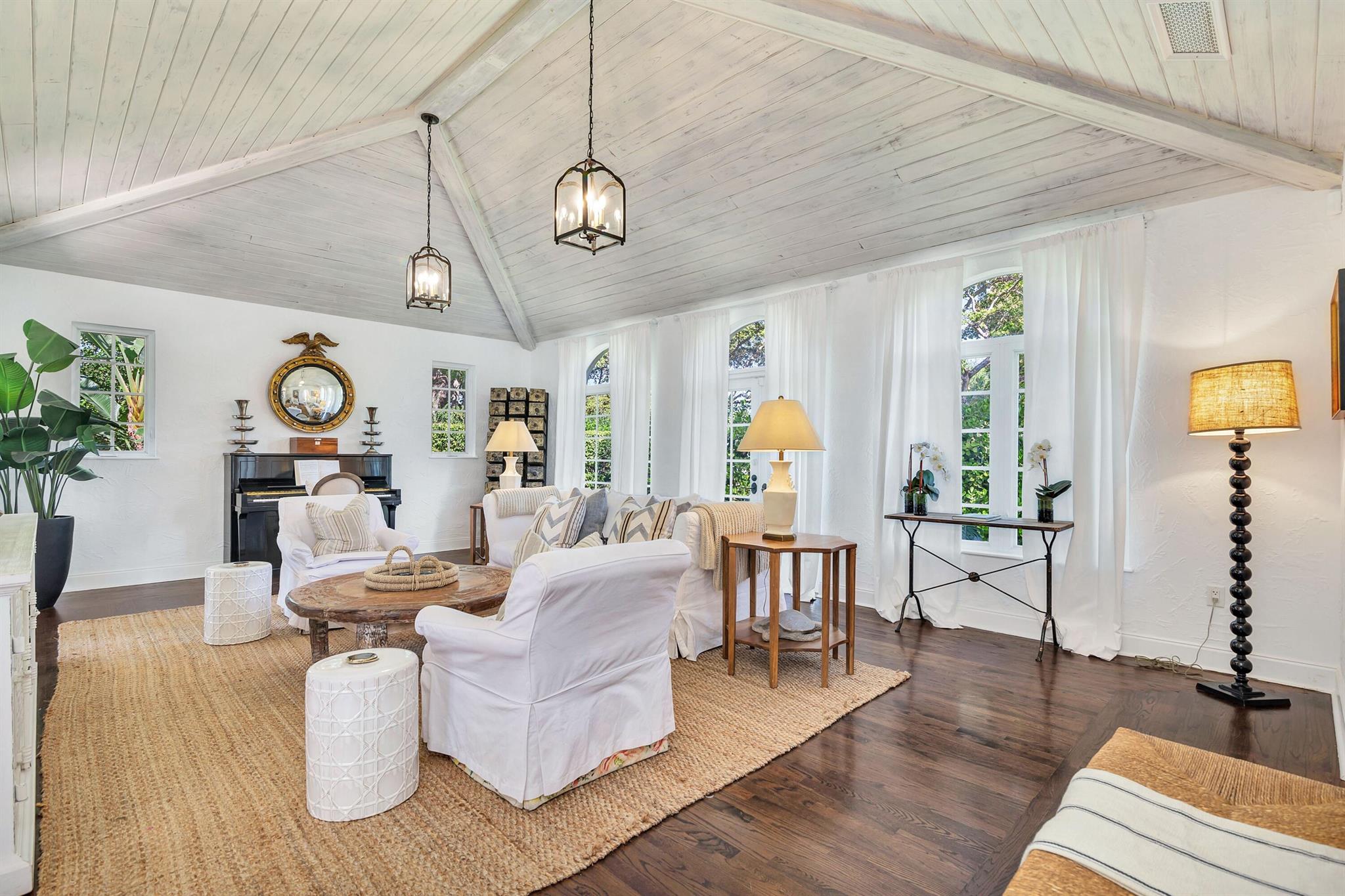 EDGEWATER - Residential