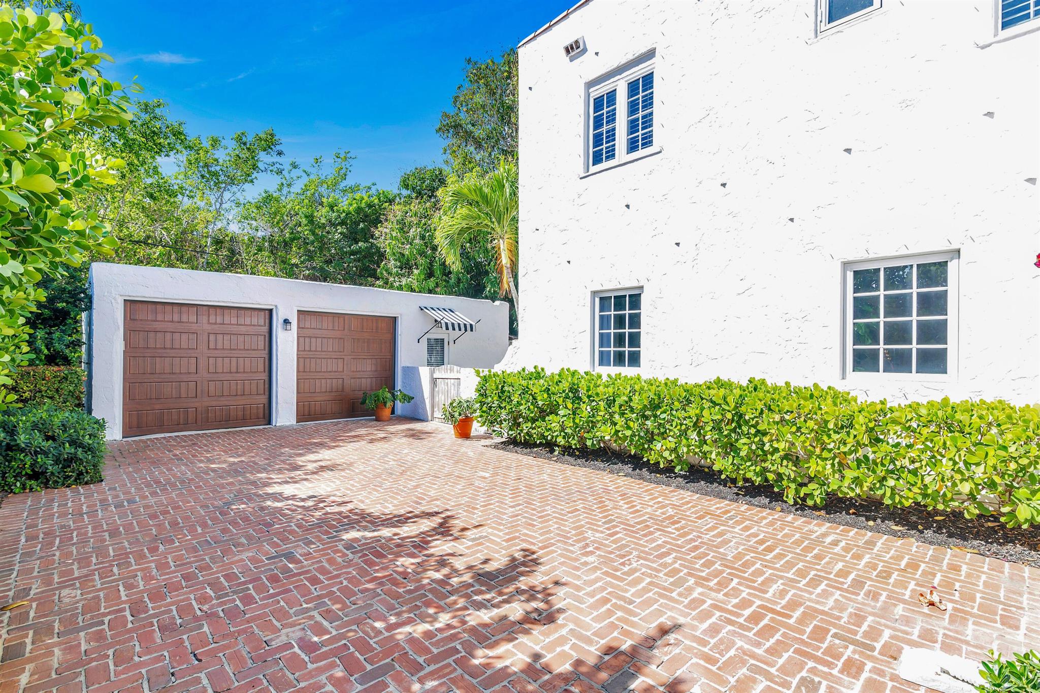 EDGEWATER - Residential