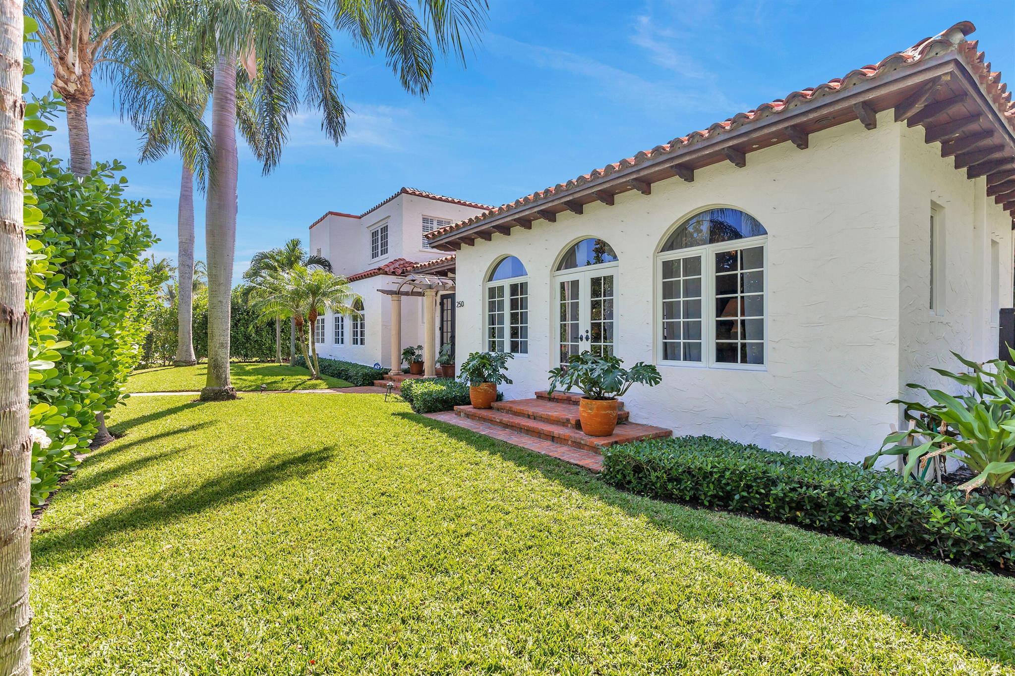 EDGEWATER - Residential