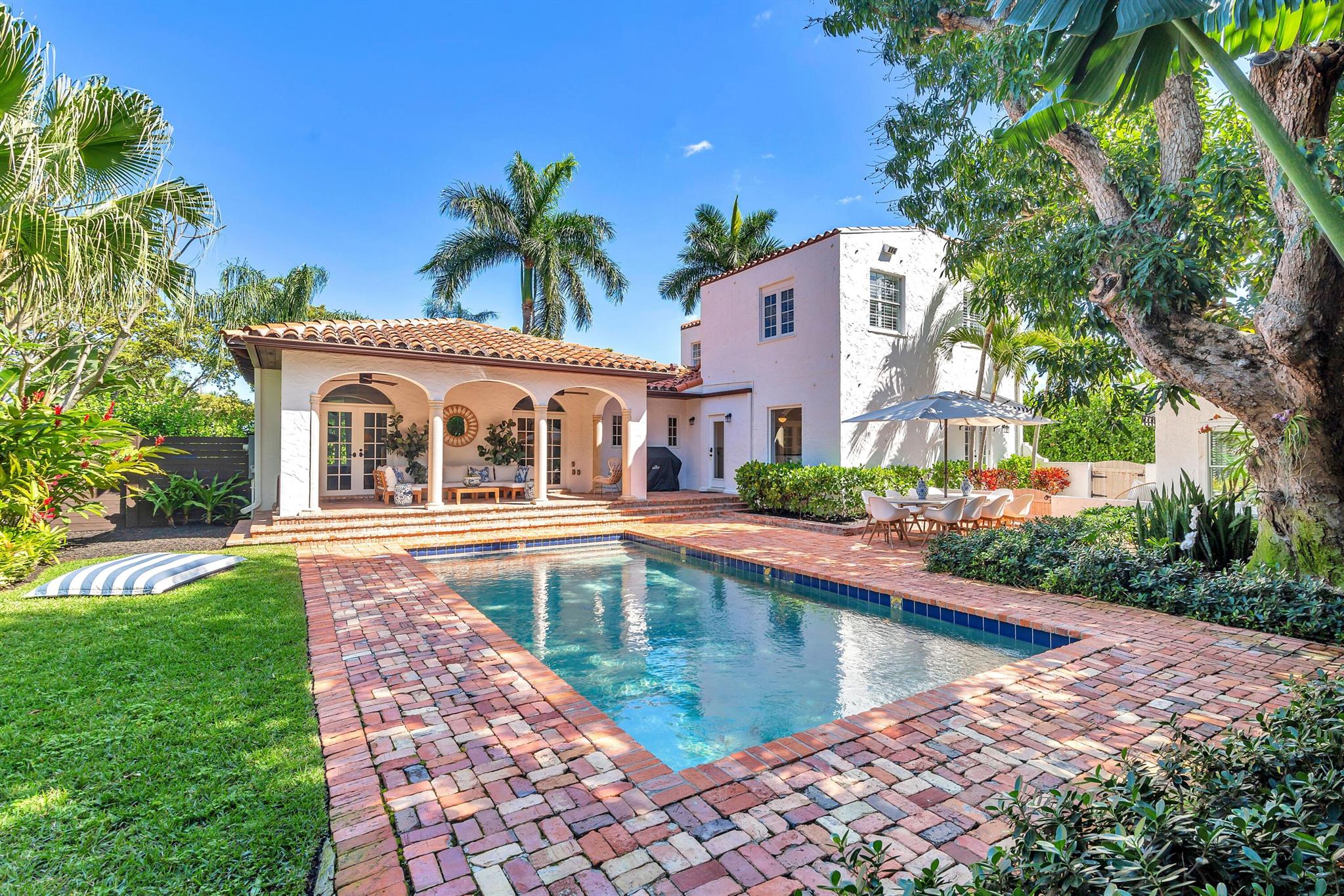 EDGEWATER - Residential