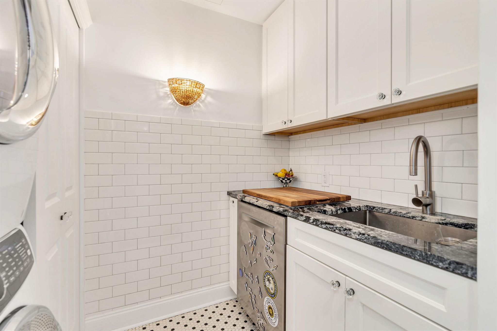 EDGEWATER - Residential