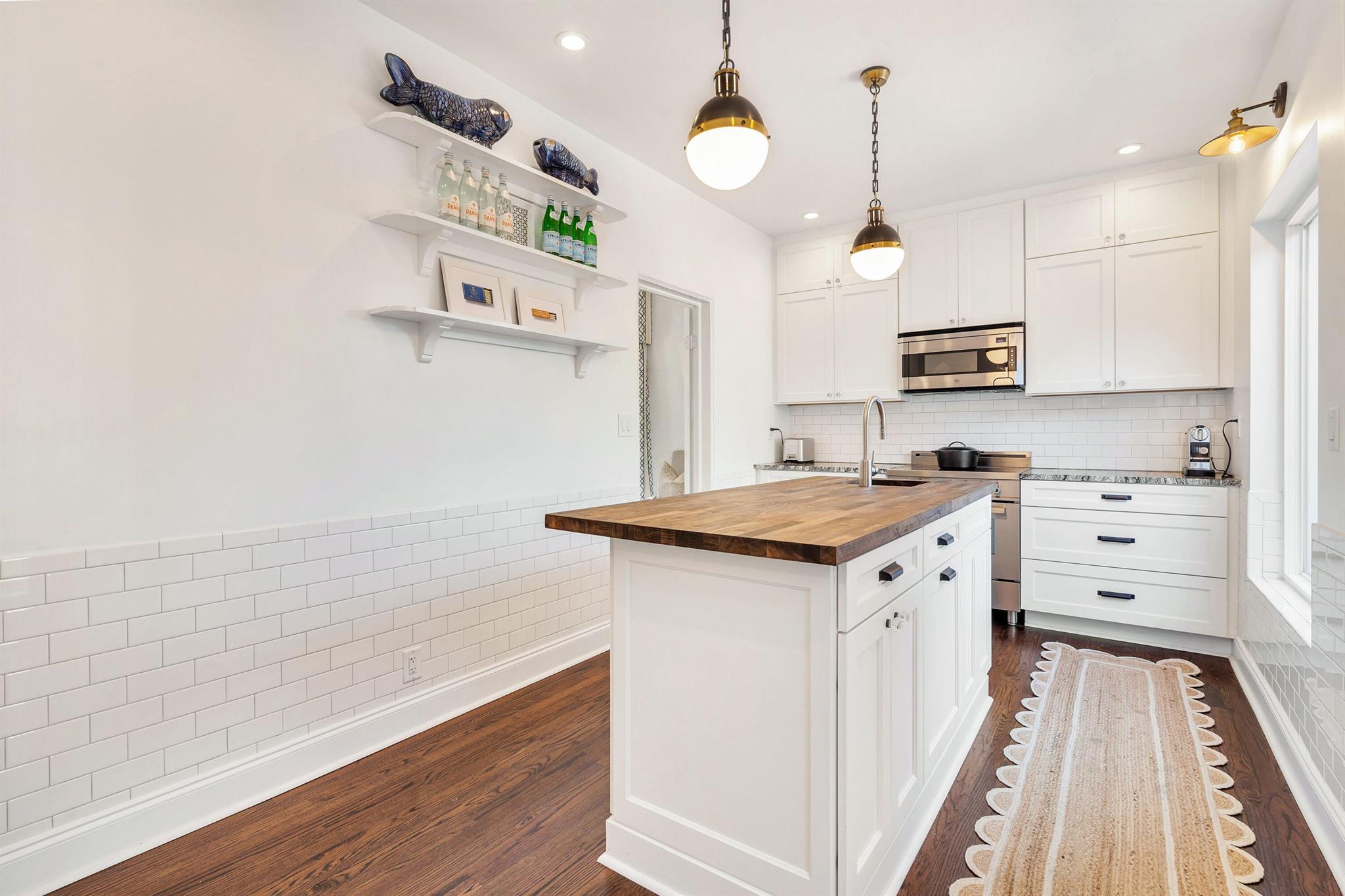 EDGEWATER - Residential