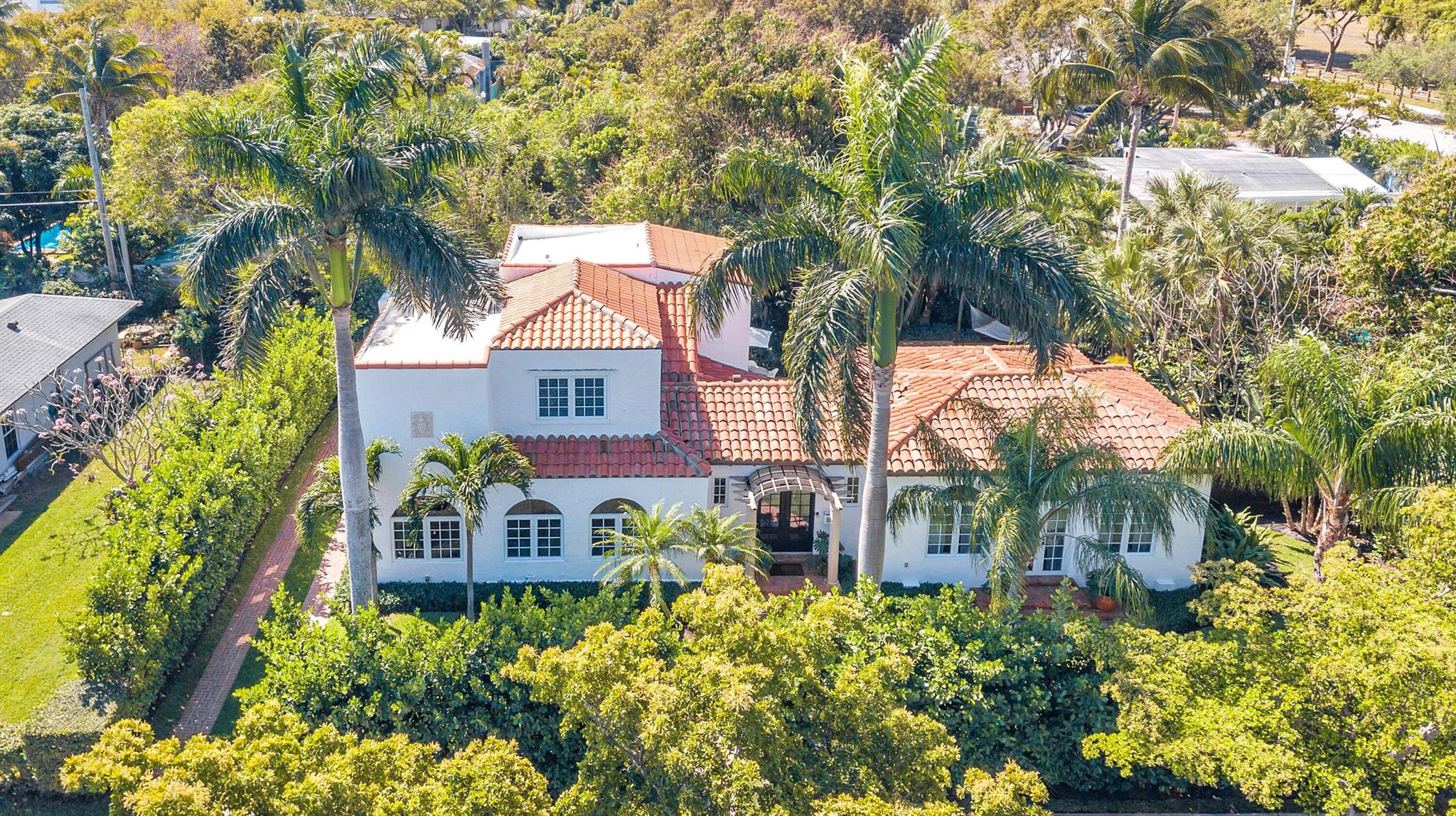 EDGEWATER - Residential