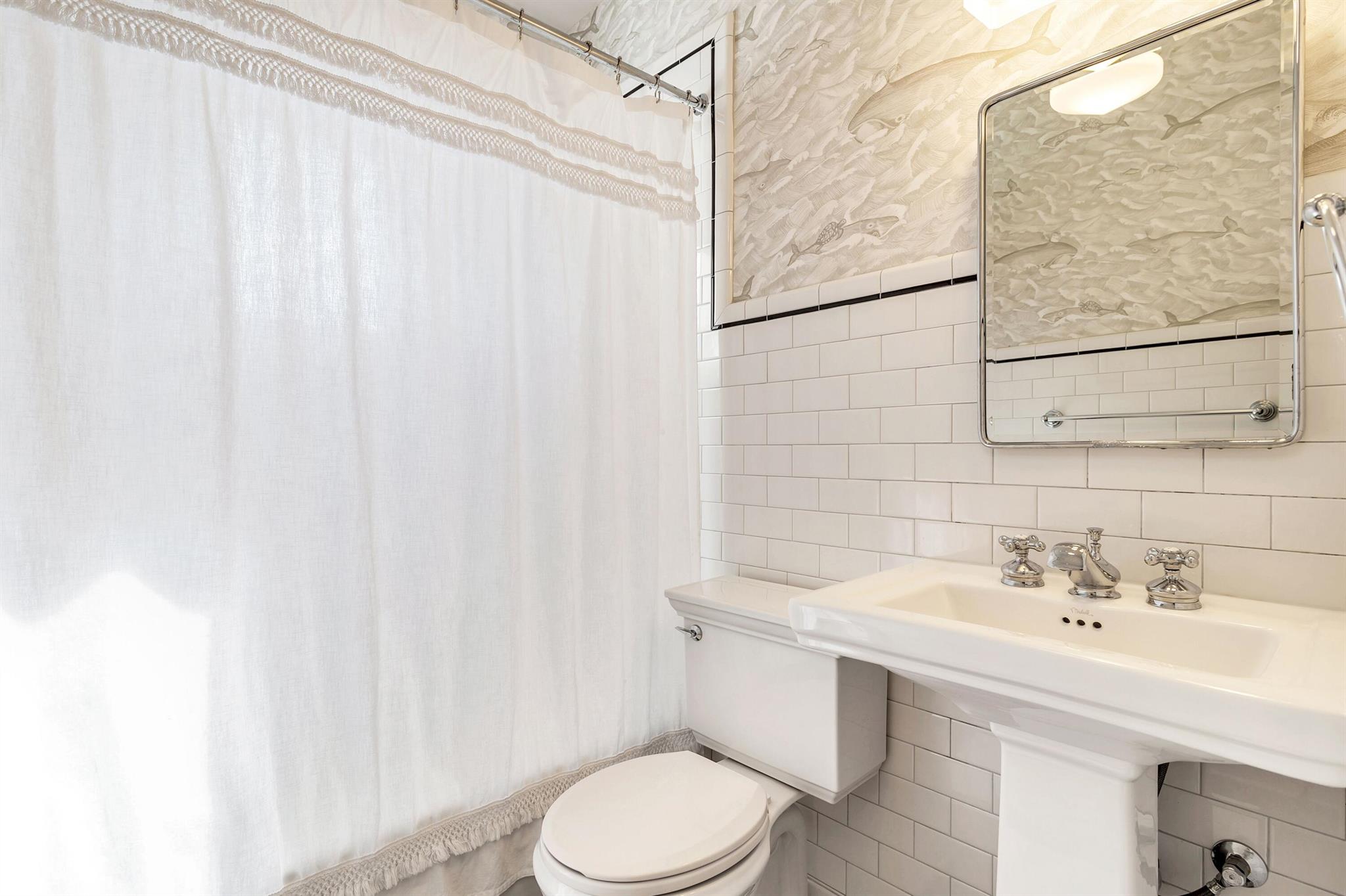 EDGEWATER - Residential