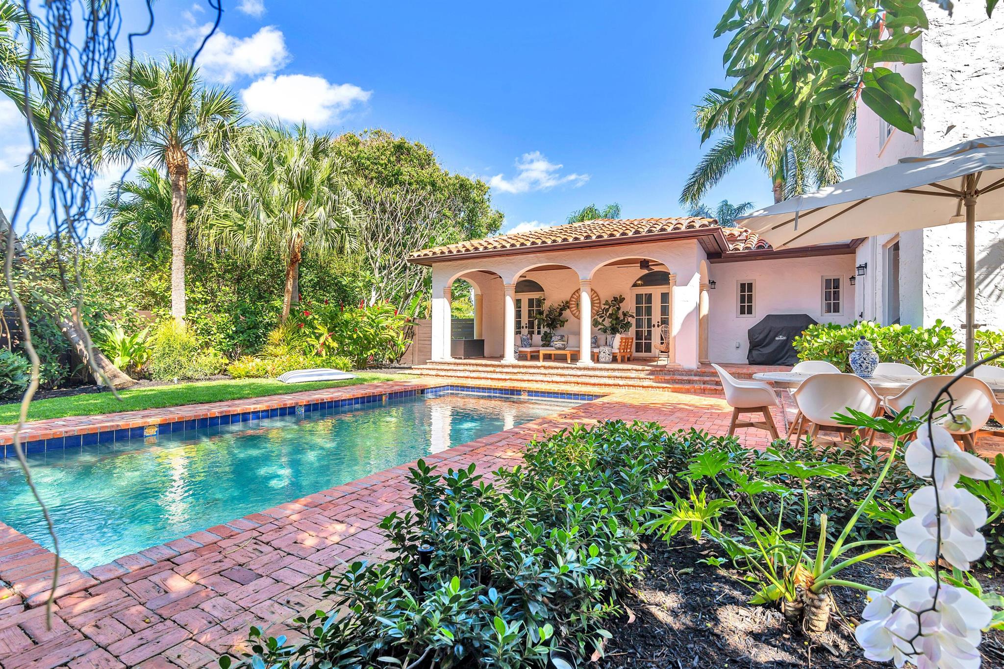 EDGEWATER - Residential