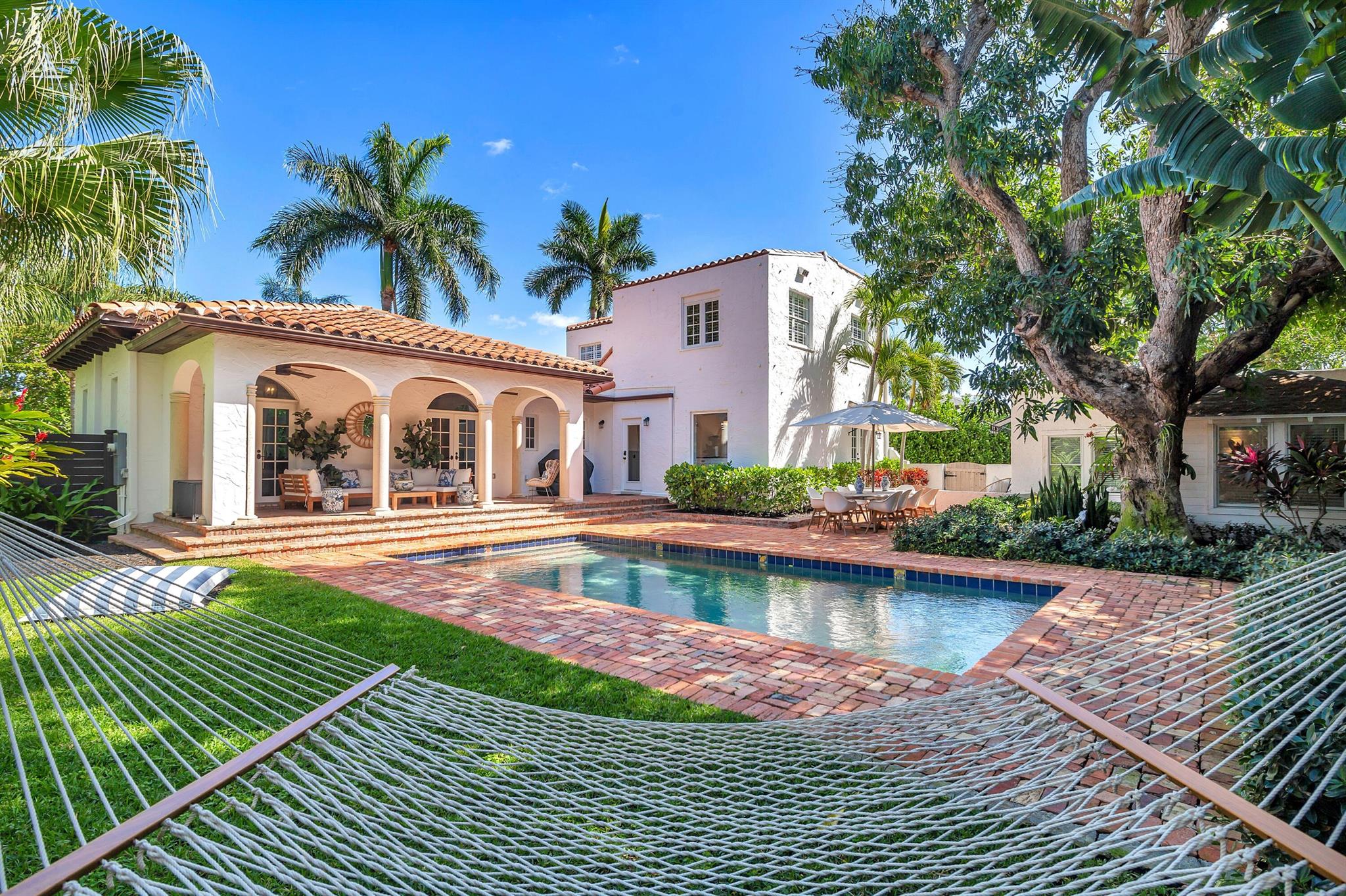 EDGEWATER - Residential