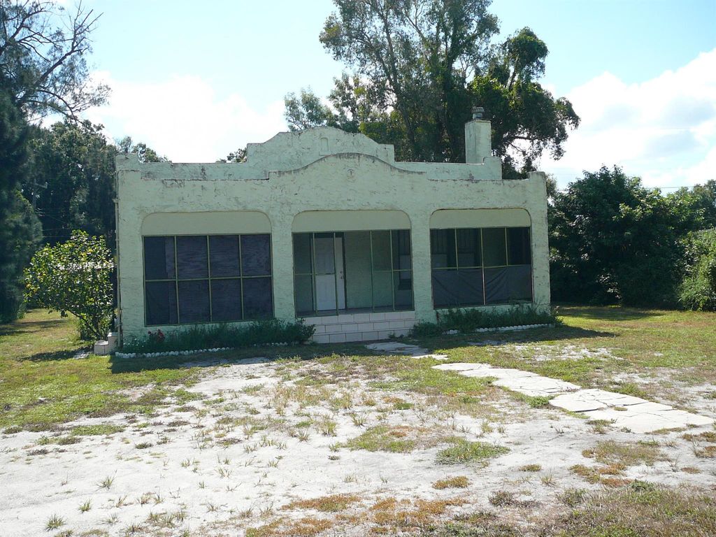 Photo of 2926 Sunrise Boulevard, Fort Pierce, FL 34982 (MLS # R11112960)