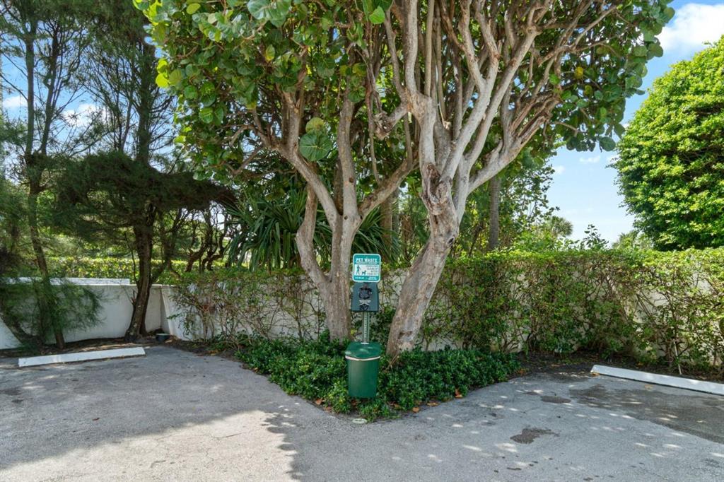 REEF CONDO - Residential