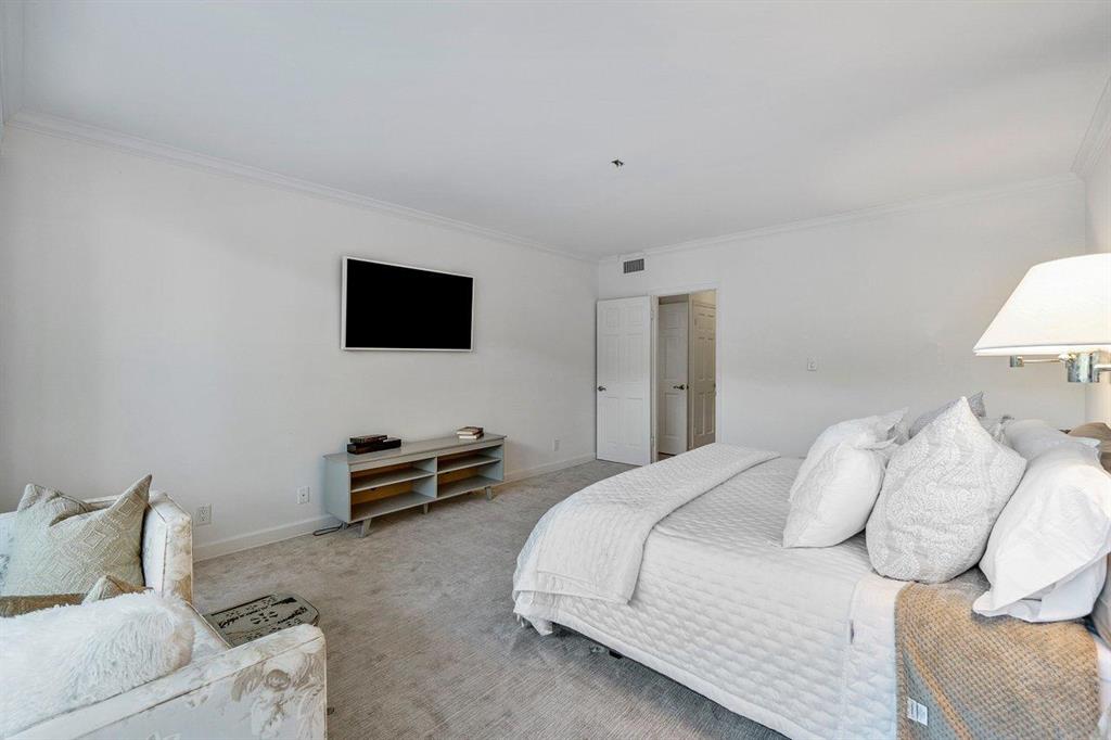 REEF CONDO - Residential