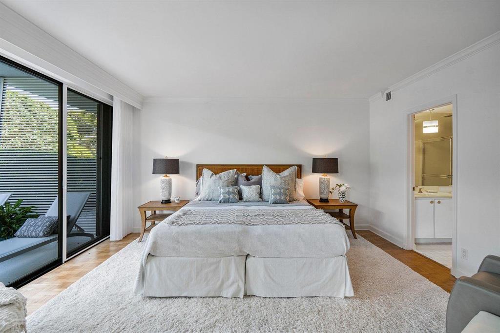 REEF CONDO - Residential