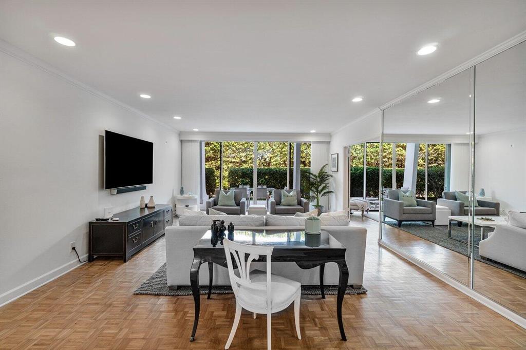 REEF CONDO - Residential