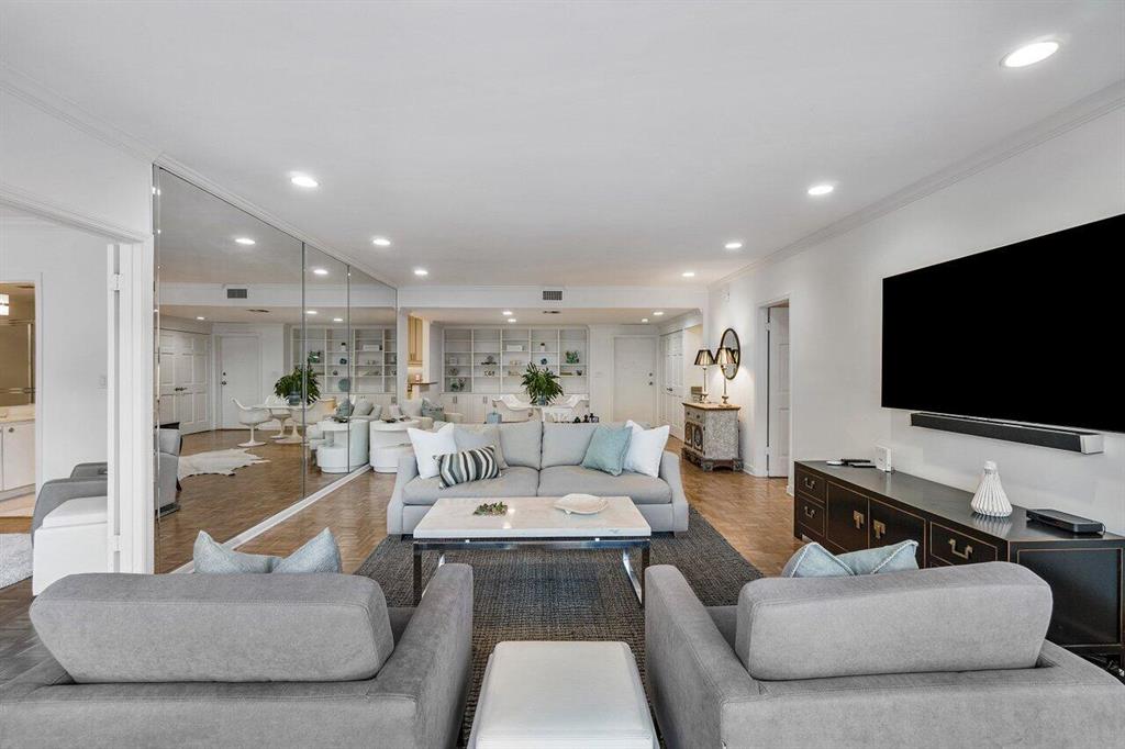 REEF CONDO - Residential