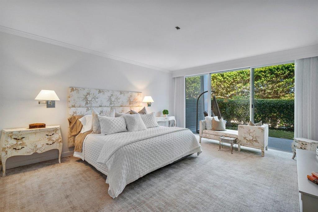 REEF CONDO - Residential