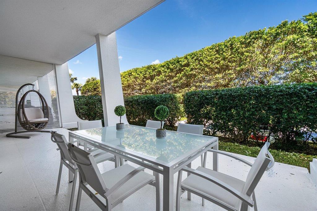 REEF CONDO - Residential