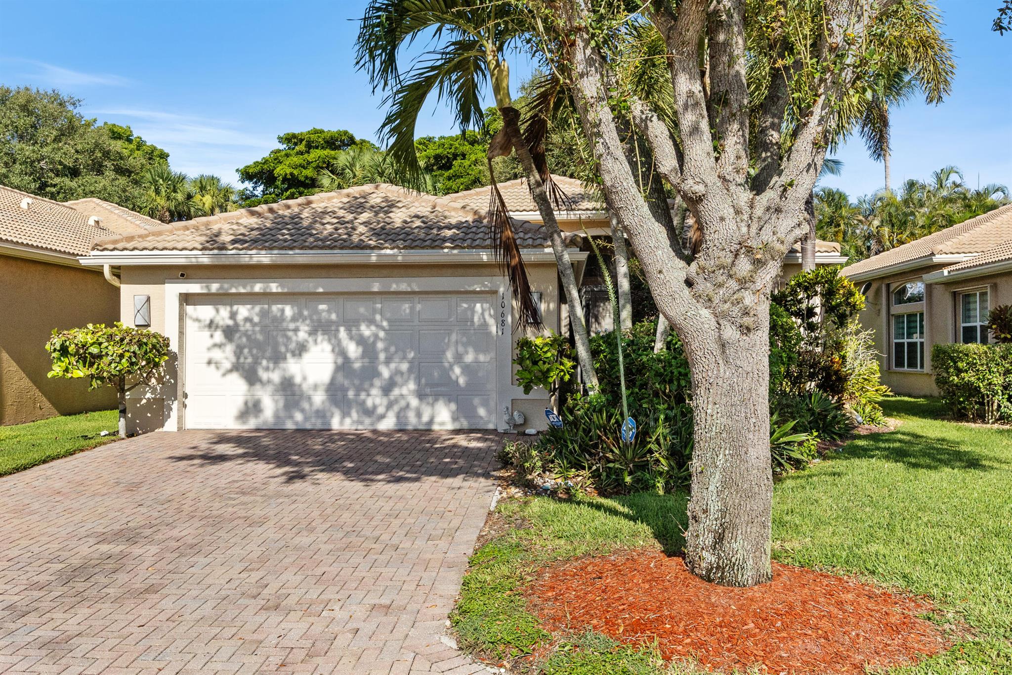 VALENCIA POINTE 1 - Residential