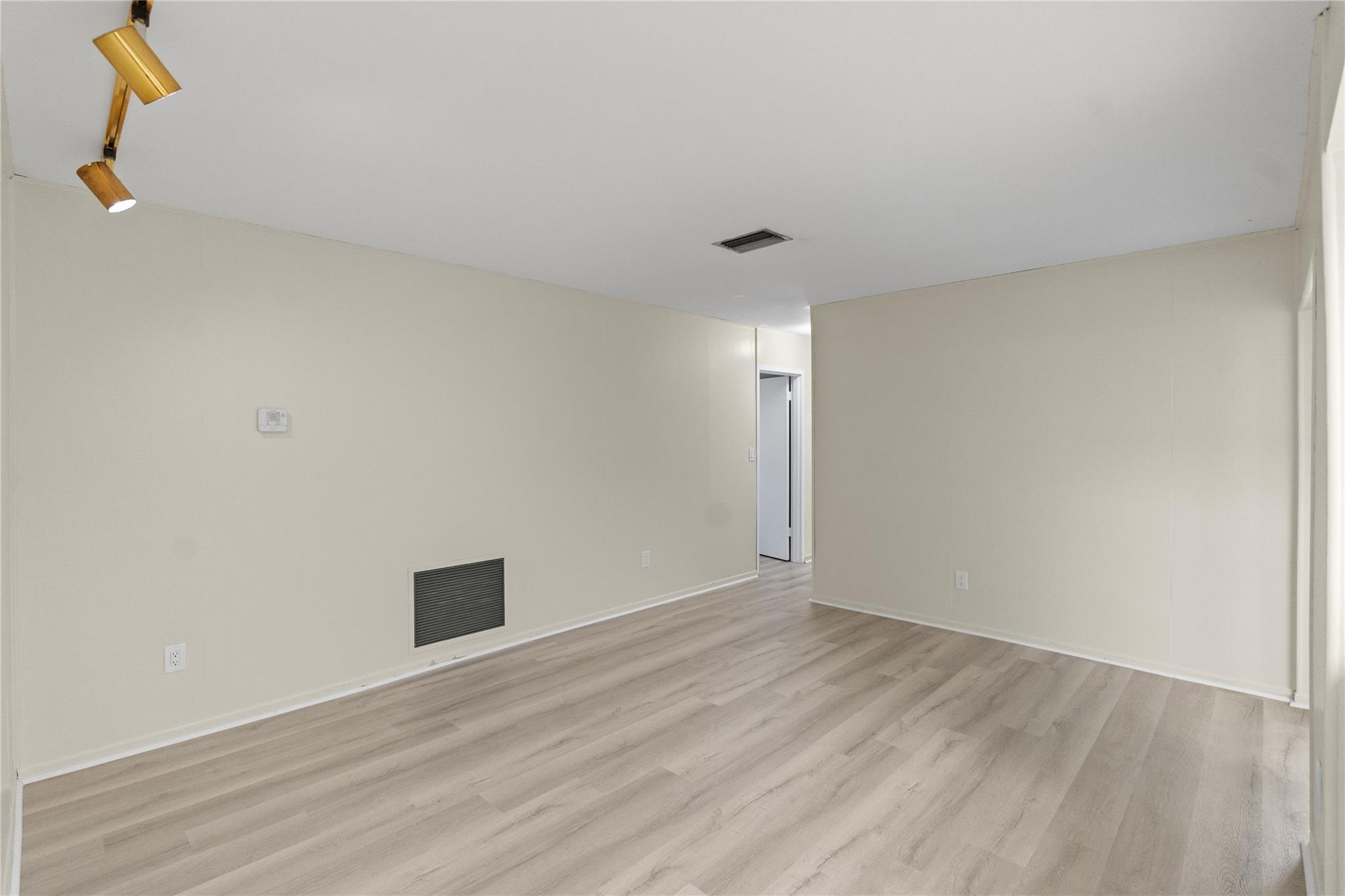 Margate Shores 2nd Add 70 - Residential Lease