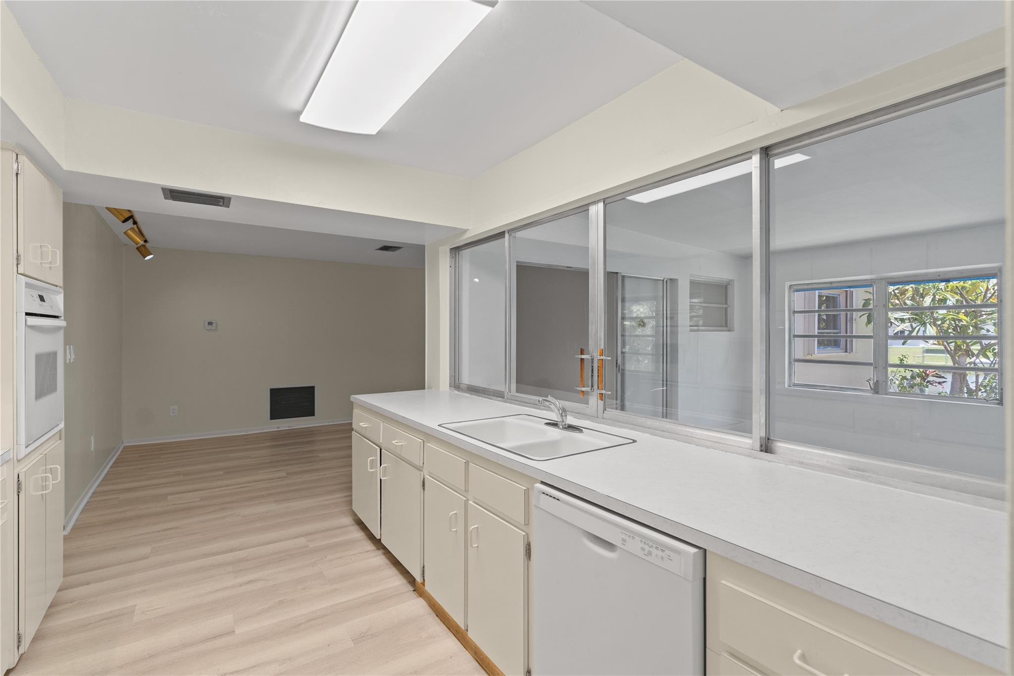 Margate Shores 2nd Add 70 - Residential Lease