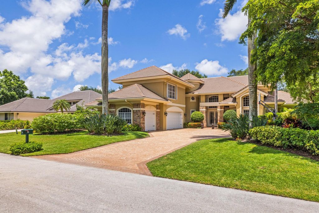 Photo of 16 Glencairn Road, Palm Beach Gardens, FL 33418 (MLS # R11121163)