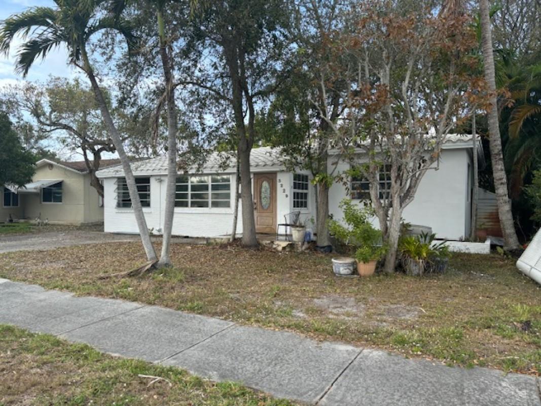 View photos, virtual tours, details... 3229 Cleveland St