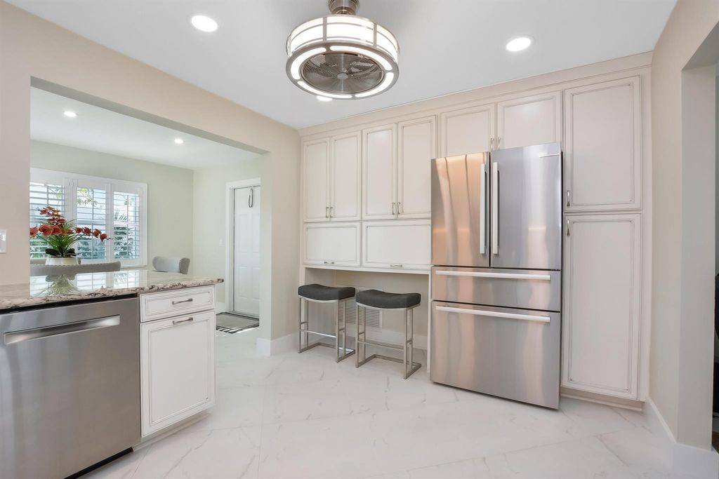 Photo of 2390 SW 13th Avenue, Boynton Beach, FL 33426 (MLS # R11150028)