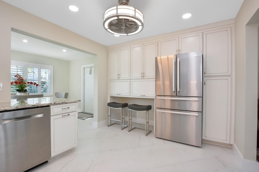 Photo of 2390 SW 13th Avenue, Boynton Beach, FL 33426 (MLS # R11150028)