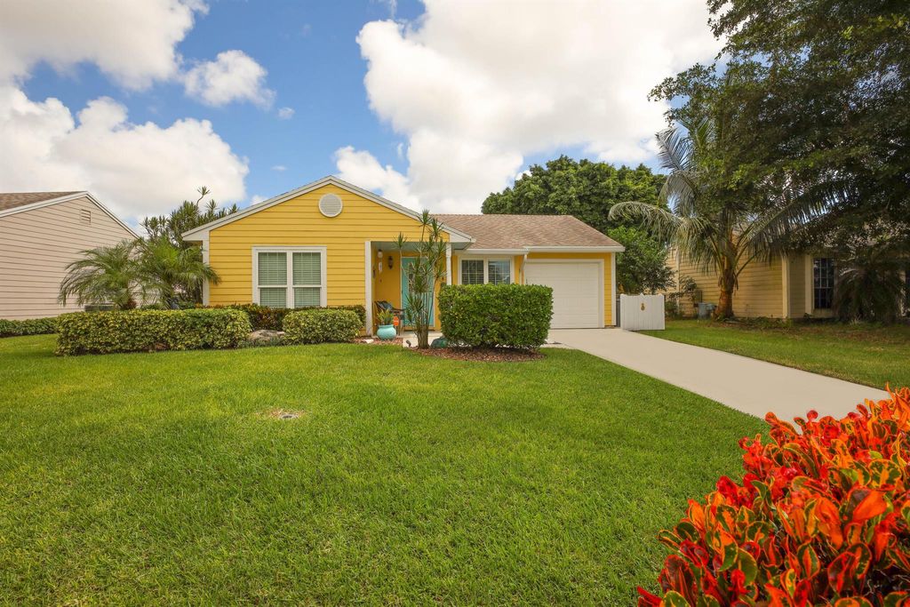 Photo of 9201 Carma Drive, Boynton Beach, FL 33472 (MLS # R11135001)