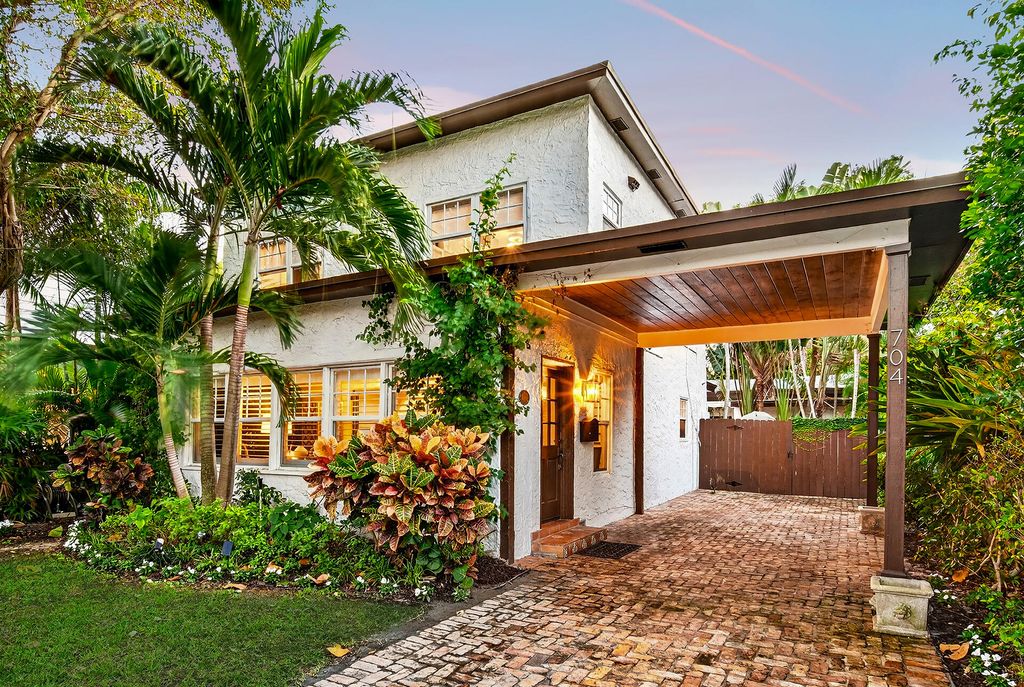 Photo of 704 Claremore Drive, West Palm Beach, FL 33401 (MLS # R11140340)