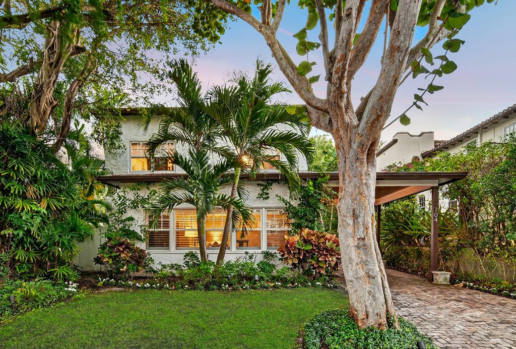 Photo of 704 Claremore Drive, West Palm Beach, FL 33401 (MLS # R11140340)