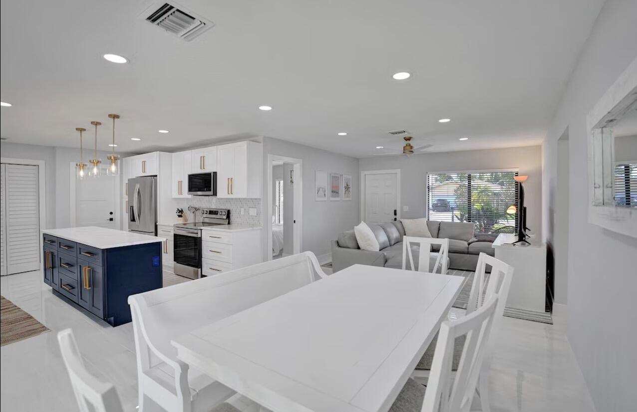 TROPIC PALMS 1 - Residential