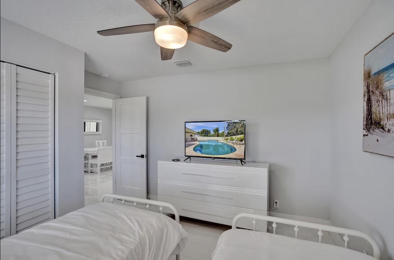 TROPIC PALMS 1 - Residential