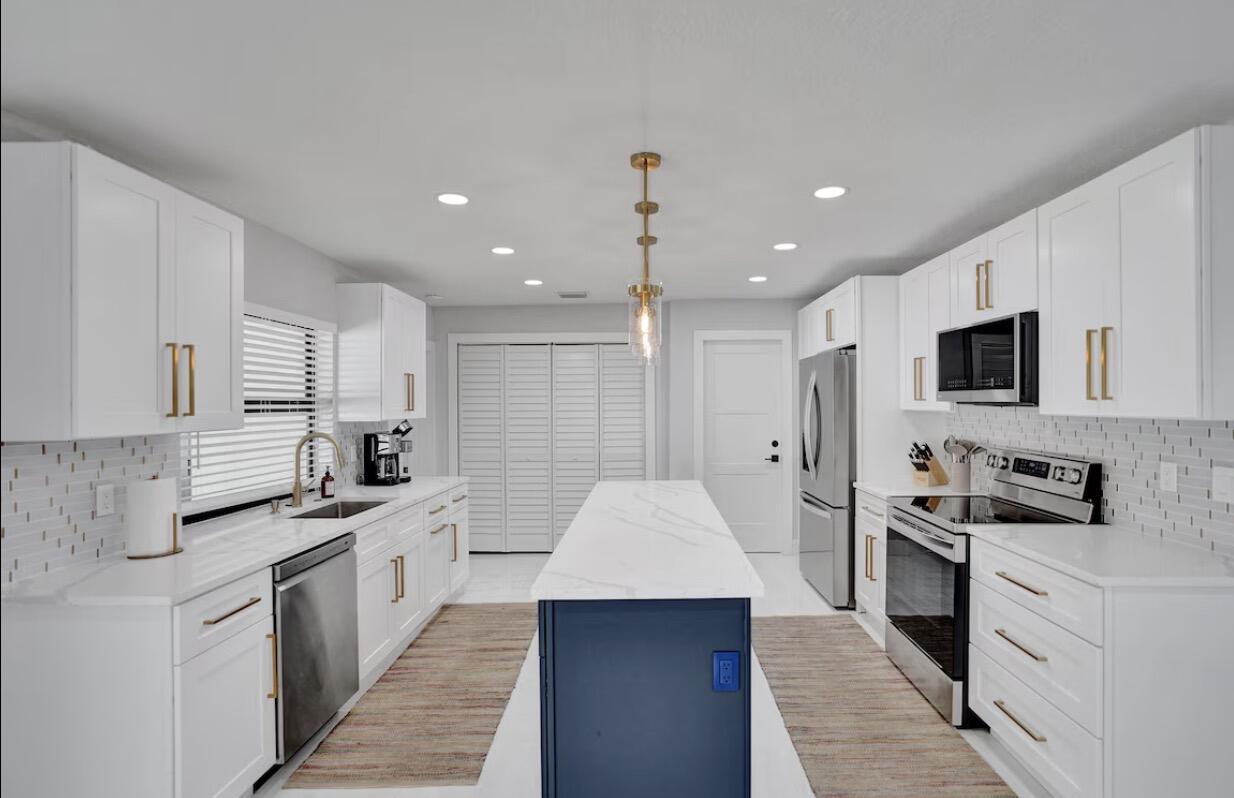 TROPIC PALMS 1 - Residential