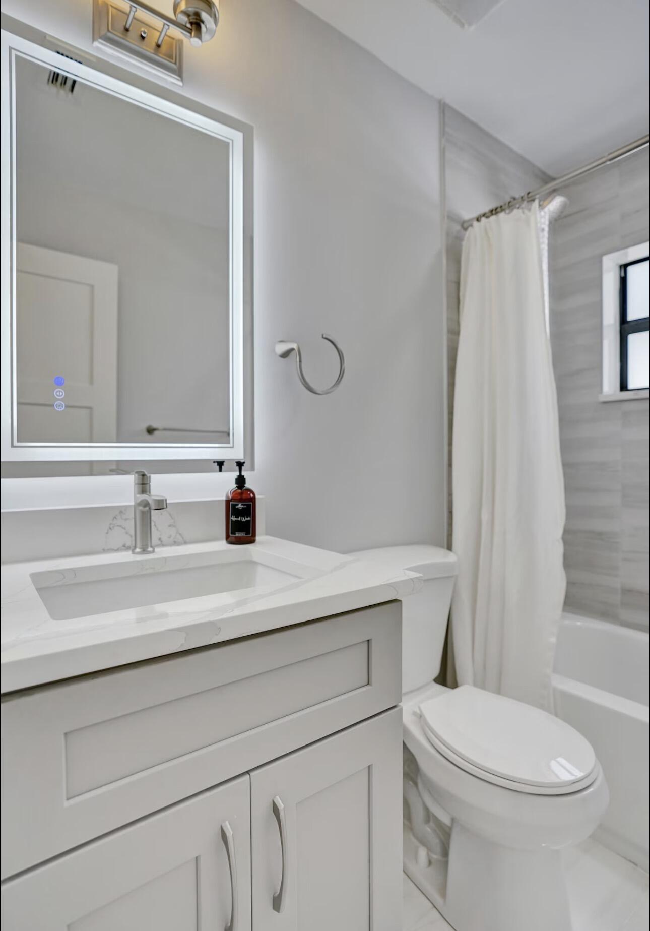 TROPIC PALMS 1 - Residential