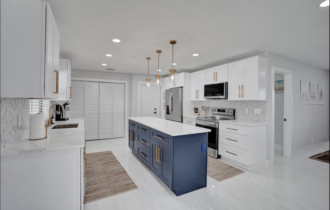 TROPIC PALMS 1 - Residential