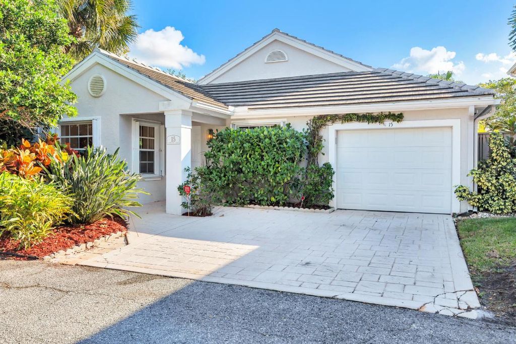 Photo of 15 Commodore Place, Palm Beach Gardens, FL 33418 (MLS # R11148930)