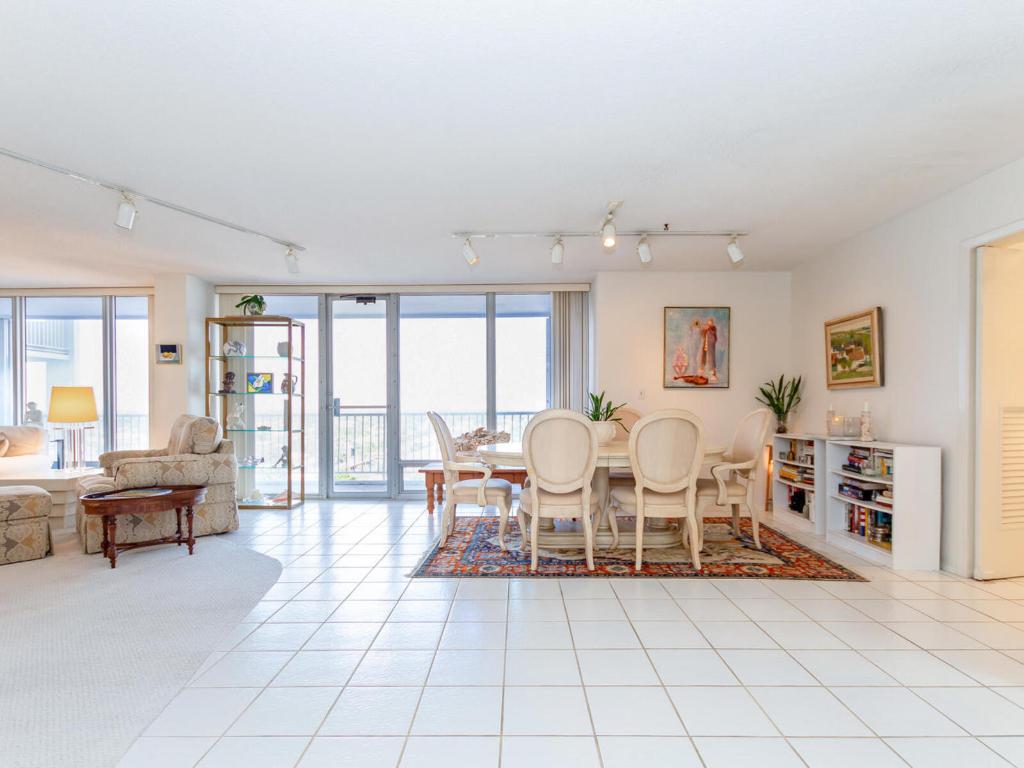 4300 N Ocean Boulevard 9g