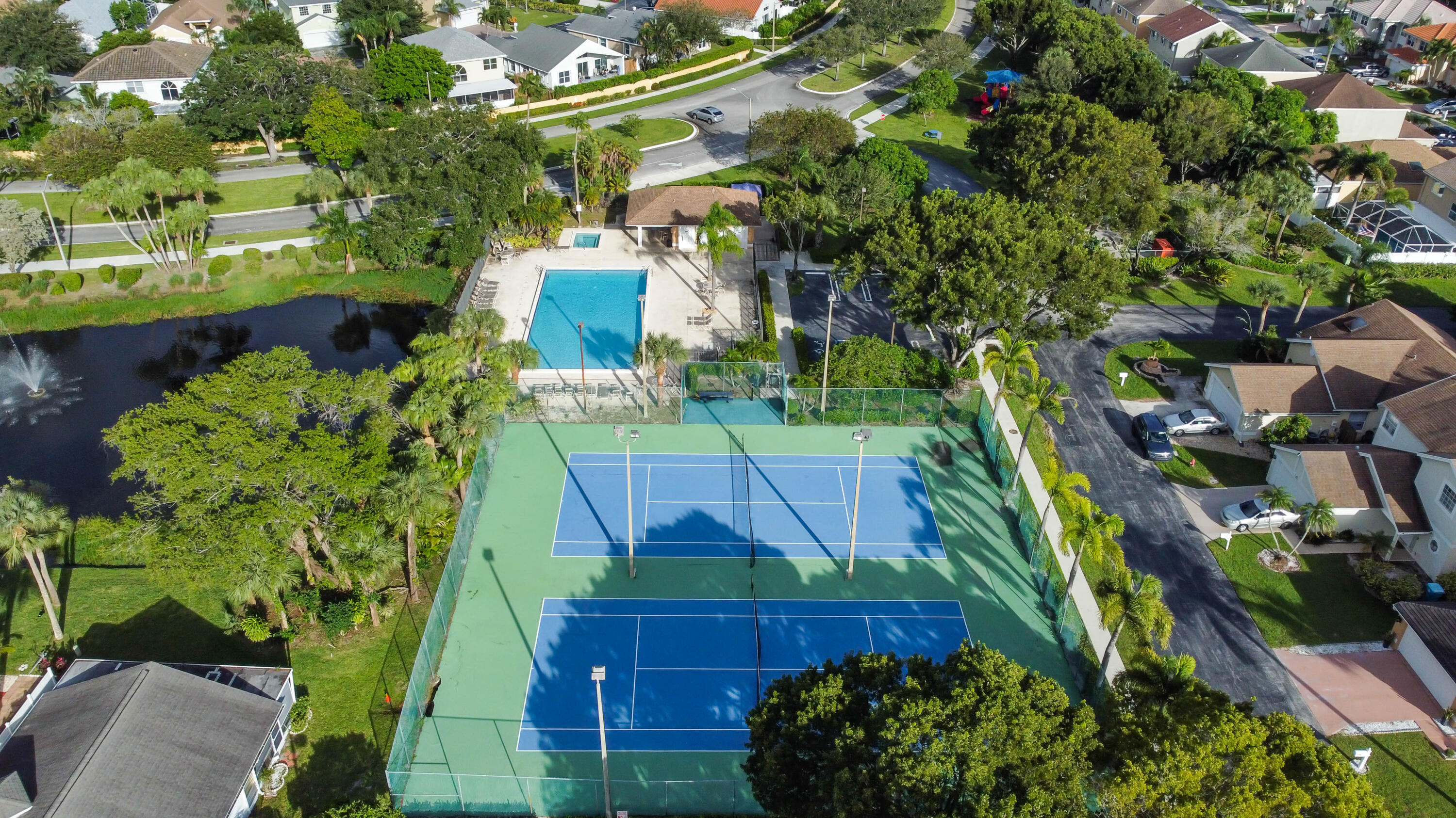 LAWRENCE GROVE - Residential