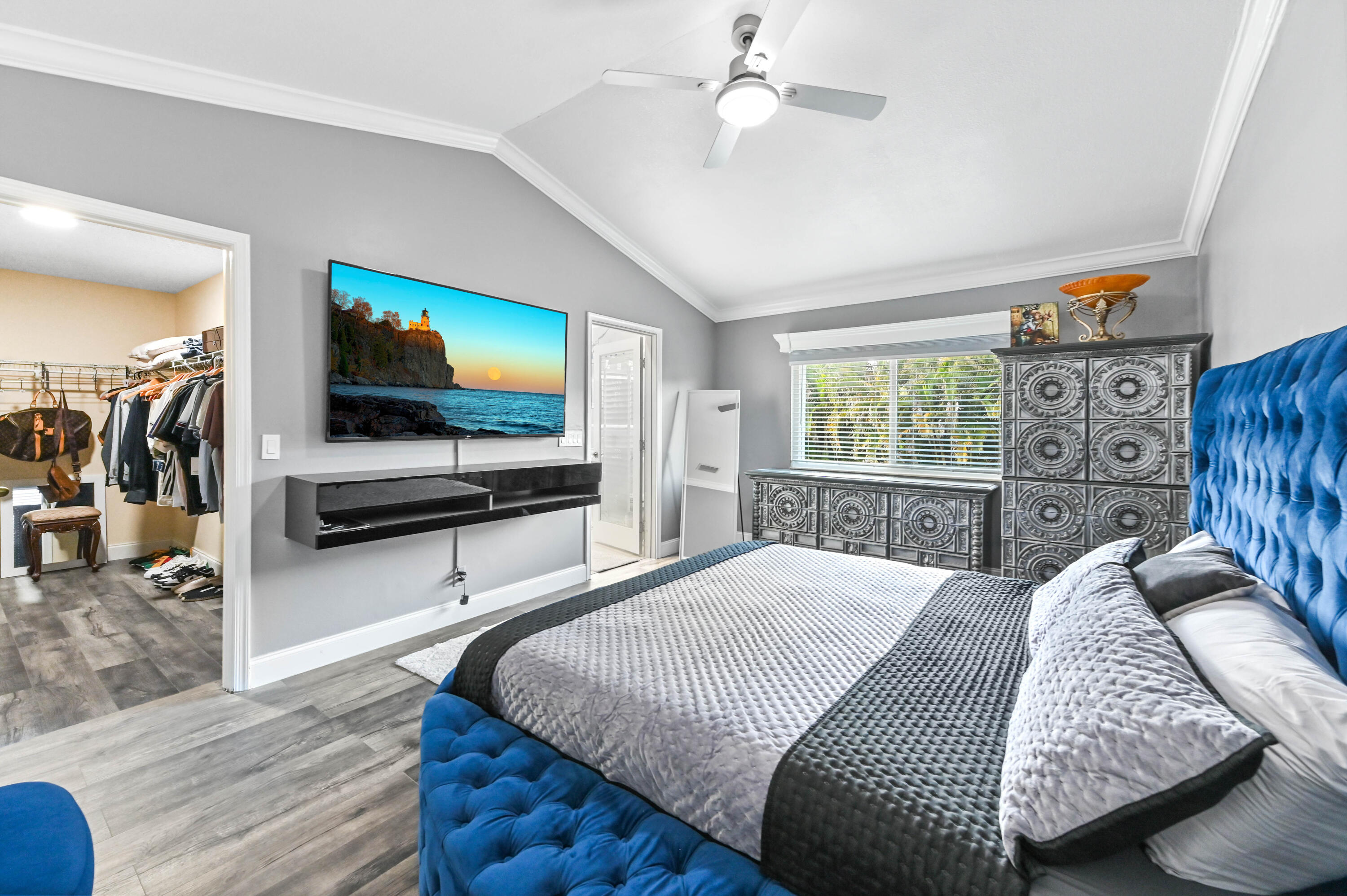 LAWRENCE GROVE - Residential