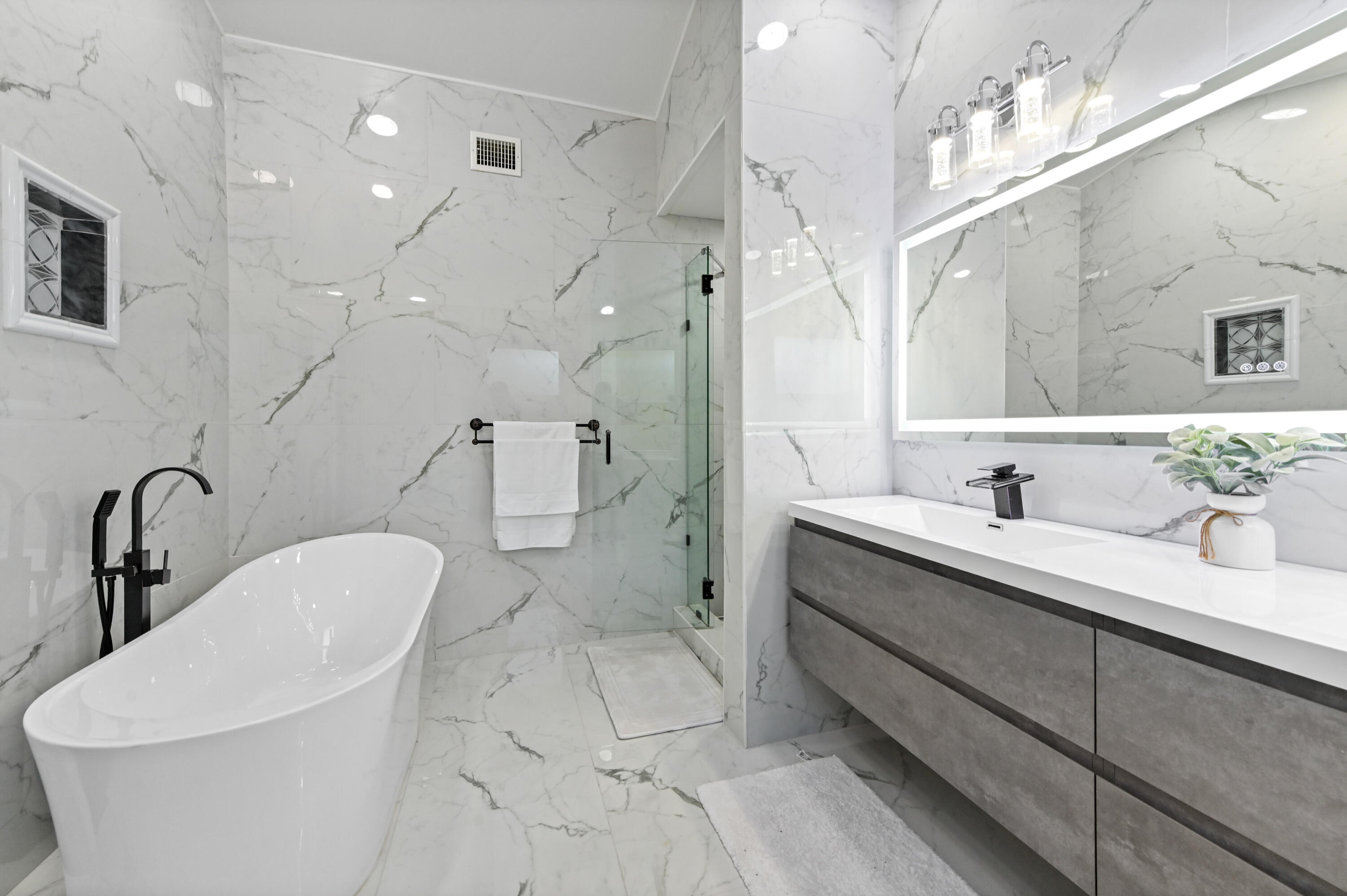 LAWRENCE GROVE - Residential