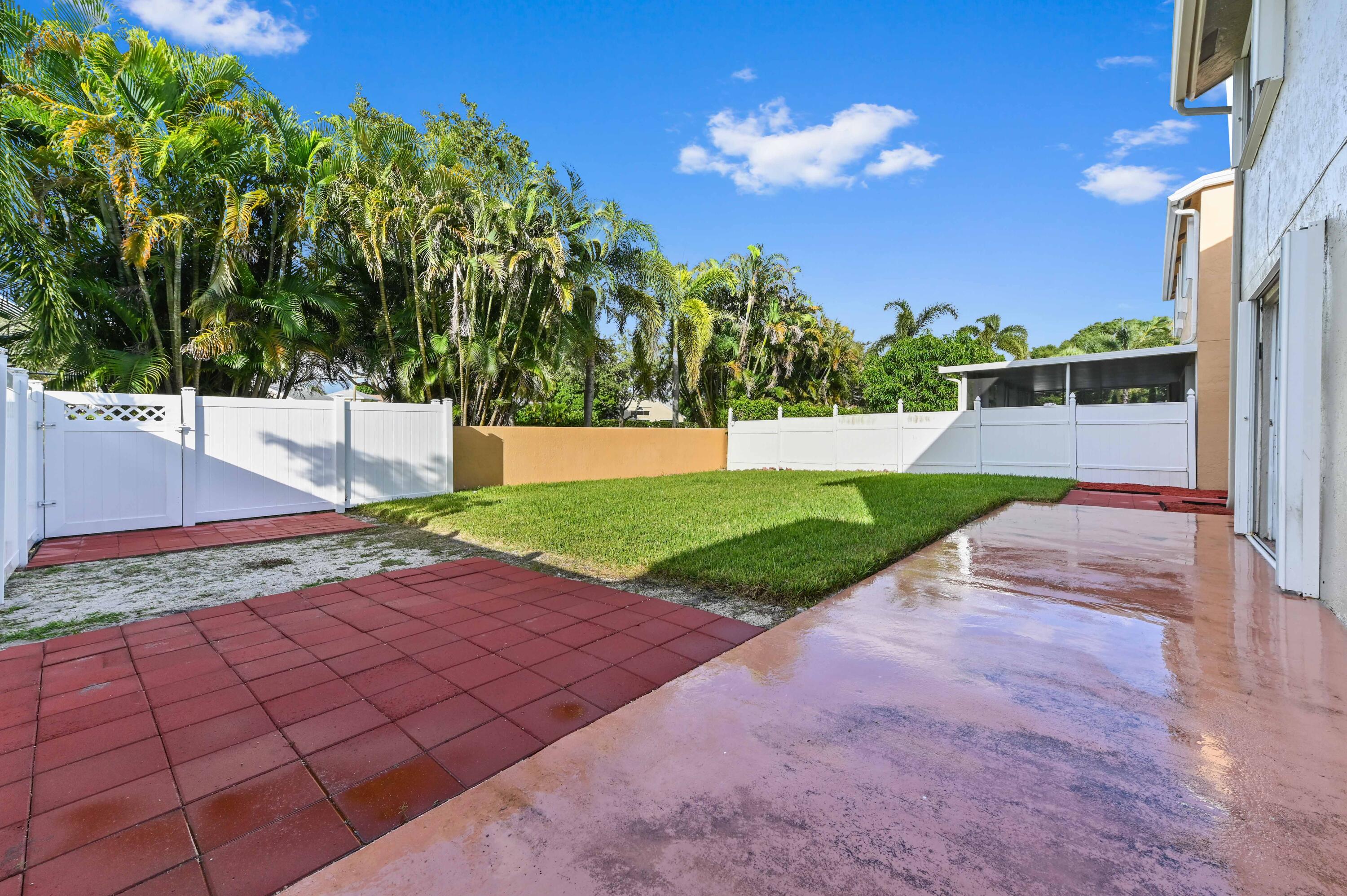 LAWRENCE GROVE - Residential